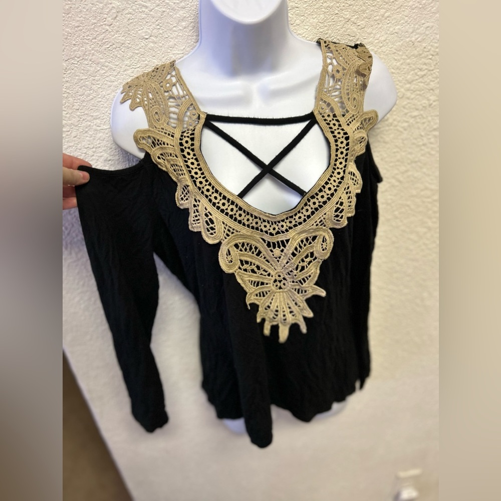 Venus brand women’s large black with crochet sweater top